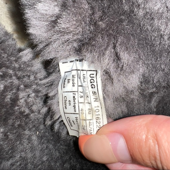 Bailey button uggs - Picture 6 of 7